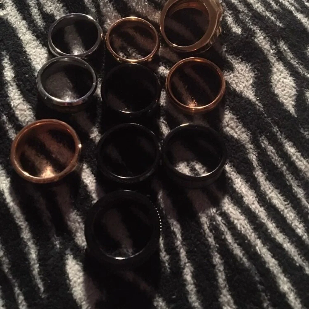 Alejandro Tungsten Rings - Picture 9 of 9